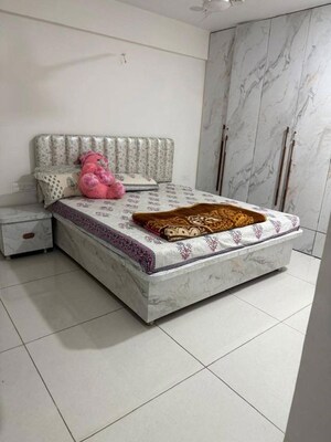 Bedroom in 3 BHK Apartment at Andheri CHS, Andheri West – for Rent