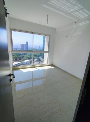 Room in 2 BHK Apartment at Aurum Q Residences, Ghansoli – for Sale