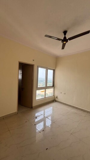 Room in 1 BHK Apartment at Prateek Grand City, Siddharth Vihar – for Sale