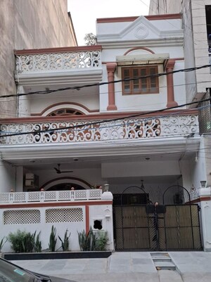 6+ BHK Independent House For Sale in Pitampura