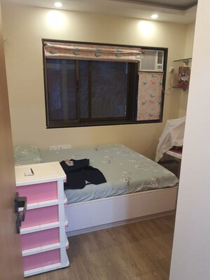 Room in 2.5 BHK Apartment at Joanna Apartment, Bandra West – for Rent