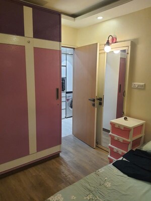 Room in 2.5 BHK Apartment at Joanna Apartment, Bandra West – for Rent