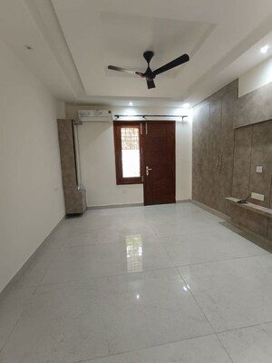 Building Lobby in 3 BHK Builder Floor at Sushant Lok I – for Rent