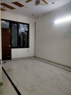 Room in 2 BHK Builder Floor at Sector 55 – for Rent