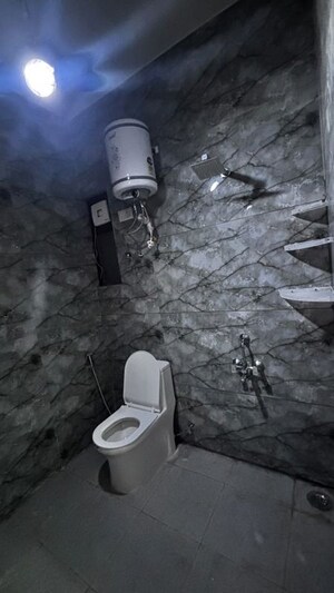 Bathroom in 1 RK Builder Floor at Sector 40 – for Rent