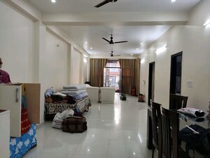 Living Room in 3 BHK Independent House at New Colony – for Rent