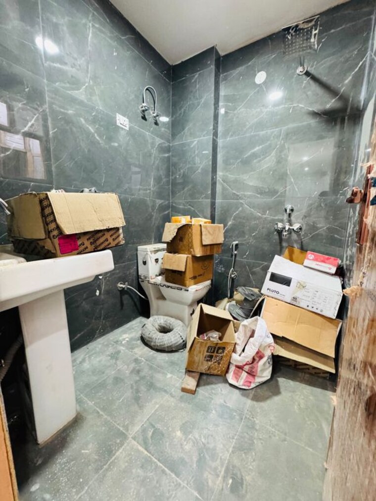 Attached Bathroom, chattarpur 3 Bedroom 1200 Sq.Ft. Apartment In Chattarpur Delhi 10773191