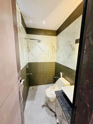 Bathroom in 1 RK Builder Floor at Sector 57 – for Rent
