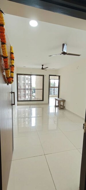 Room in 2 BHK Apartment at Ajmera Greenfinity, Wadala East – for Rent