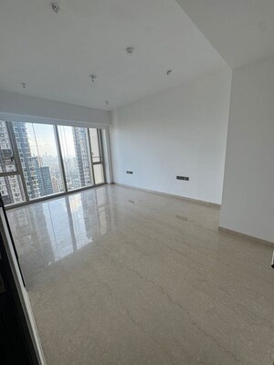 Room in 3 BHK Apartment at Lodha The Park Tower 6, Worli – for Rent