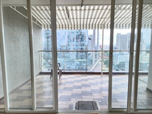 Room in 4 BHK Apartment at Park Grandeur, Baner – for Rent