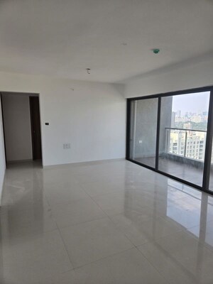 Room in 4 BHK Apartment at Park Grandeur, Baner – for Rent