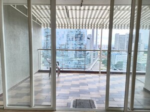 Room in 4 BHK Apartment at Park Grandeur, Baner – for Rent