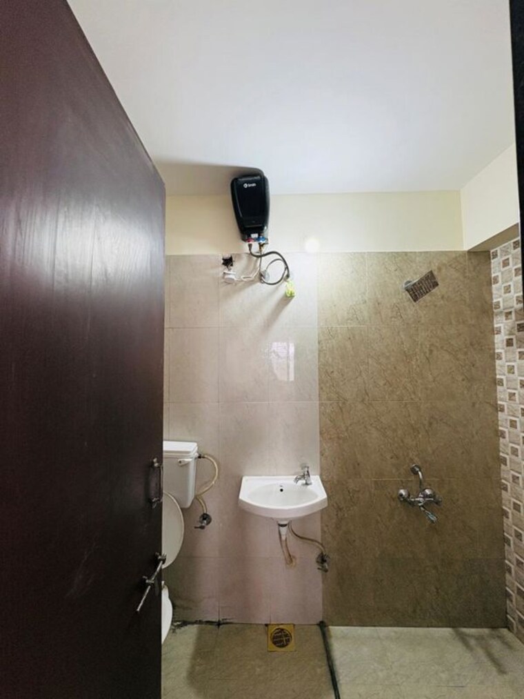 Bathroom, rachana-my-world 3 Bedroom 1483 Sq.Ft. Apartment In Baner Pune 10773385