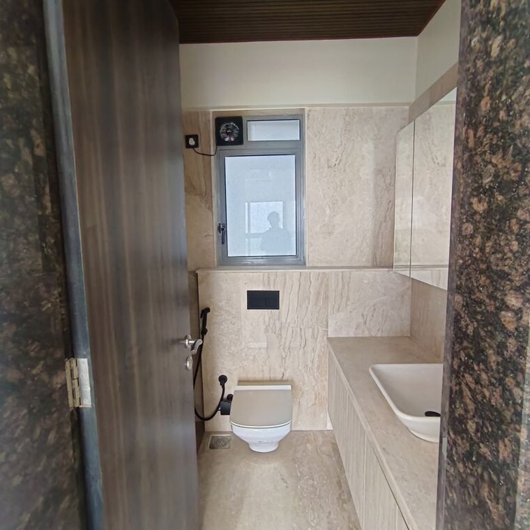 Bathroom, sheth-72-west 2 Bedroom 783 Sq.Ft. Apartment In Andheri West Mumbai 10773424