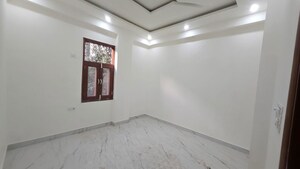 Room in 3 BHK Builder Floor at Dilshad Colony – for Sale