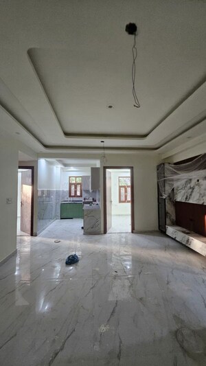 Furnished Amenities in 3 BHK Builder Floor at Dilshad Colony – for Sale