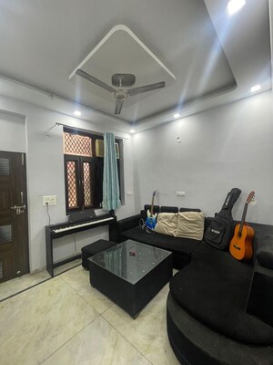 Room in 3 BHK Builder Floor at Vikas Puri – for Rent