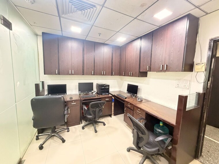 Team Area, netaji subhash place Commercial Office Space 375 Sq.Ft. In Netaji Subhash Place Delhi 10773465