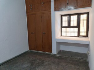 Room in 3 BHK Apartment at Sarv Priya Mahajan CGHS, Sector 14 Dwarka – for Sale