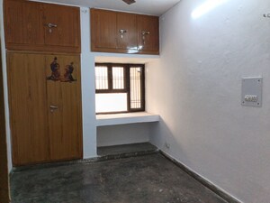 Room in 3 BHK Apartment at Sarv Priya Mahajan CGHS, Sector 14 Dwarka – for Sale