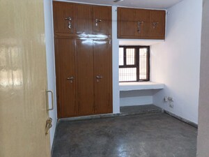 Room in 3 BHK Apartment at Sarv Priya Mahajan CGHS, Sector 14 Dwarka – for Sale