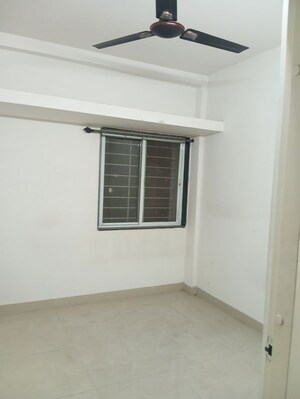 Room in 1 BHK Apartment at Mhada Towers Pimpri, Pimpri – for Rent