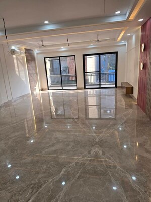 3 BHK Builder Floor For Rent in Saket