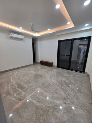 Room in 3 BHK Builder Floor at Saket – for Rent