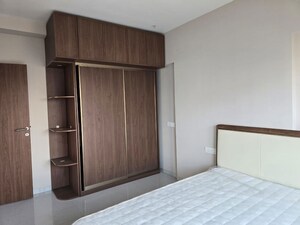 Room in 1 BHK Apartment at A And O Realty Eminente, Dahisar East – for Rent