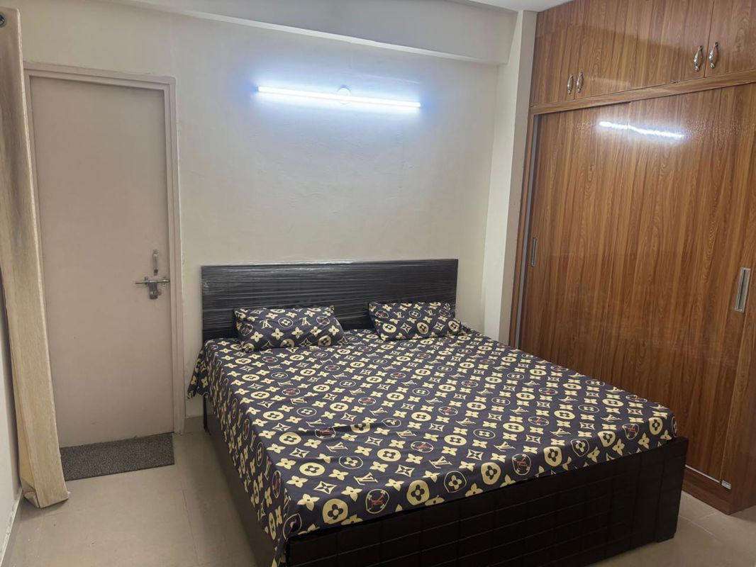 Bedroom in 2.5 BHK Apartment at GLS Avenue 81, Sector 81 – for Rent