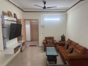Room in 2.5 BHK Apartment at GLS Avenue 81, Sector 81 – for Rent