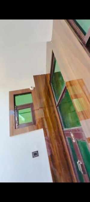 Furnished Amenities in 3 BHK Builder Floor at Pratap Vihar – for Sale