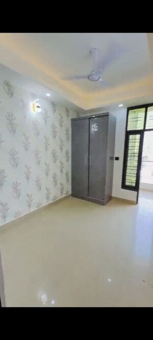 Room in 3 BHK Builder Floor at Pratap Vihar – for Sale