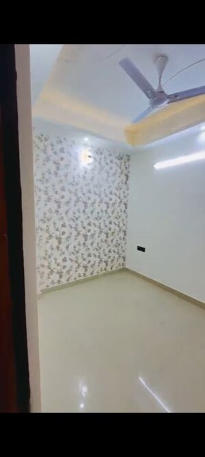 Room in 3 BHK Builder Floor at Pratap Vihar – for Sale