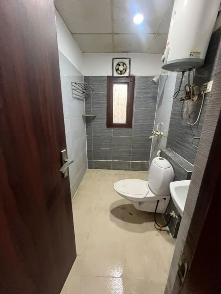 Bathroom, civitech-sampriti 4 Bedroom 2380 Sq.Ft. Apartment In Sector 77 Noida 10773575