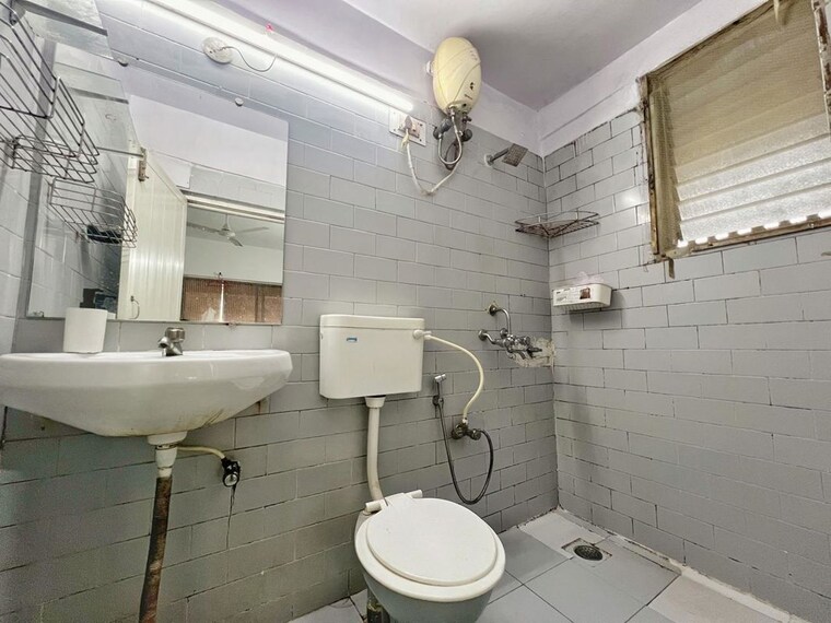 Bathroom, jal-vayu-vihar-apartments 3 Bedroom 1200 Sq.Ft. Apartment In Powai Mumbai 10773574