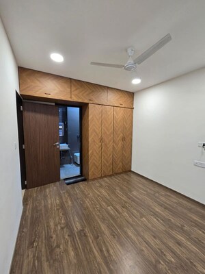 2 BHK Apartment For Rent in Group Satellite Elegance, Goregaon East