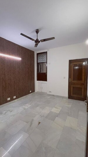 Room in 3 BHK Builder Floor at Chittaranjan Park – for Rent