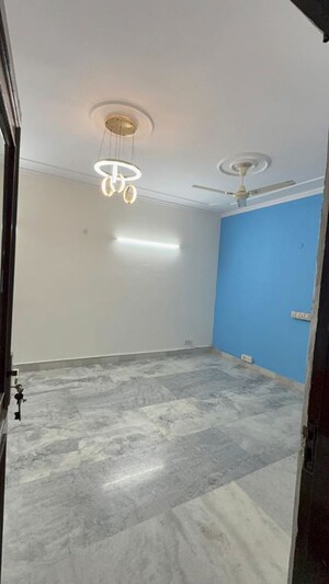 Room in 3 BHK Builder Floor at Chittaranjan Park – for Rent
