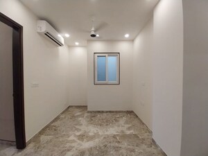 Room in 3 BHK Builder Floor at Greater Kailash I – for Rent