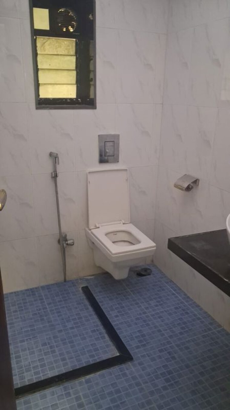 Bathroom, colaba 4 Bedroom 2200 Sq.Ft. Apartment In Colaba Mumbai 10773610