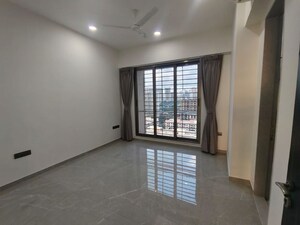 Room in 2 BHK Apartment at Sheth Auris Bliss, Malad West – for Rent