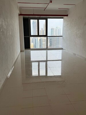 Room in  Office Space at Kalpataru Summit, Mulund West – for Rent
