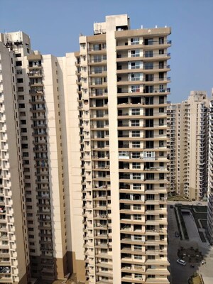 4 BHK Apartment For Rent in Sector 107