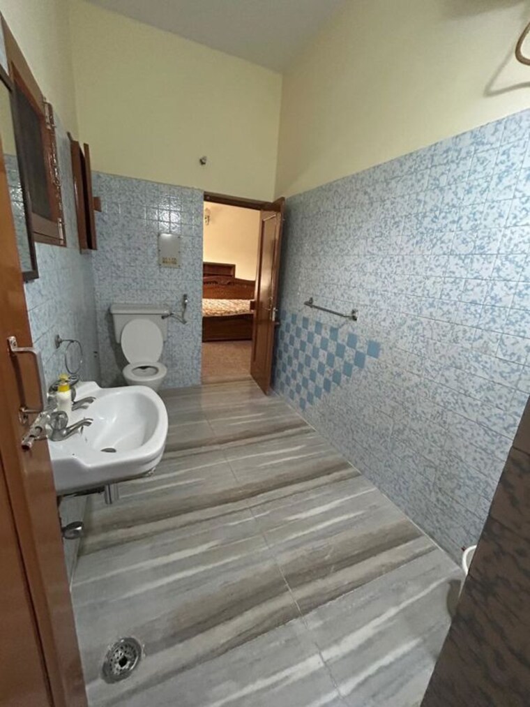 Bathroom, sector 27 2 Bedroom 1800 Sq.Ft. Independent House In Sector 27 Chandigarh 10773730