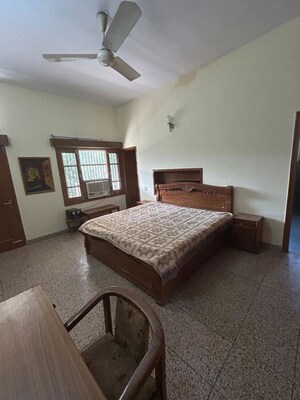 Bedroom in 2 BHK Independent House at Sector 27 – for Rent