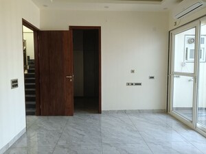 4 BHK Villa For Sale in Wave City