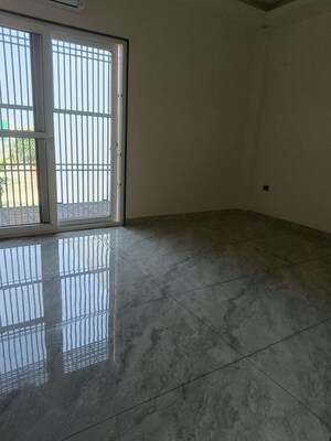 Room in 4 BHK Villa at Wave City – for Sale