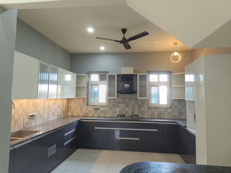 Kitchen, wave city 4 Bedroom 135 Sq.Yd. Villa In Wave City Ghaziabad 10773788
